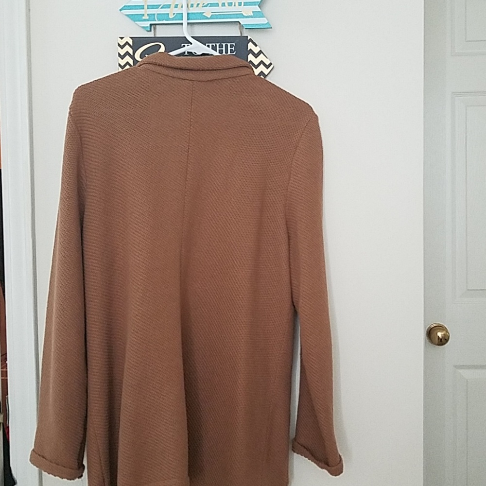 Blazer - Picture 3 of 3